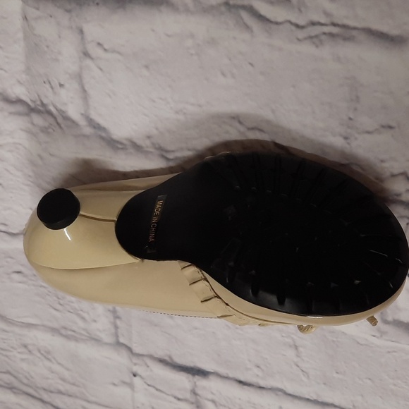 Girl's shoes - Picture 3 of 4